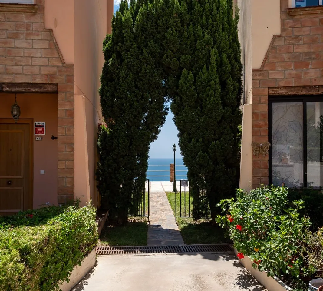 8b484cb3-d33b-40ee-beb0-dddfbdefc4b4