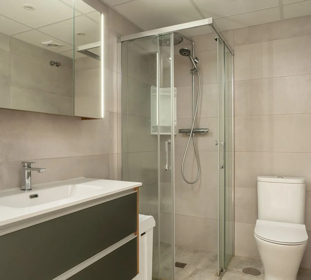 c534e7d5-355b-4b6e-a850-4e7418773bf1