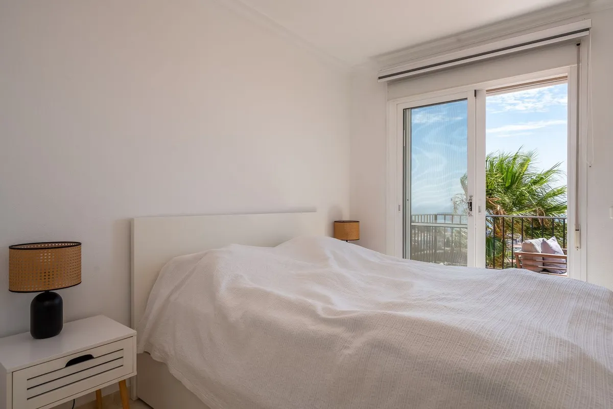 fe1eab82-61ea-43e3-bf73-52d22ffcd01a