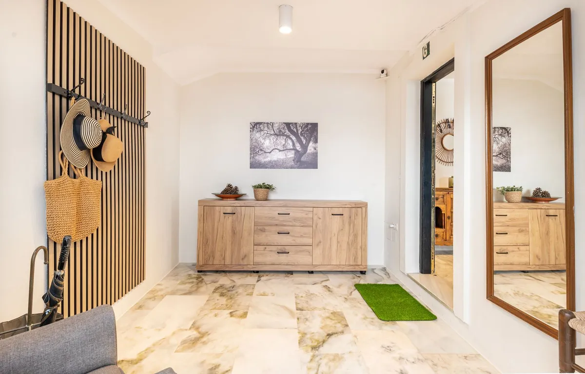 55efa6a9-aefe-440f-ba7f-a8e4aa289dae