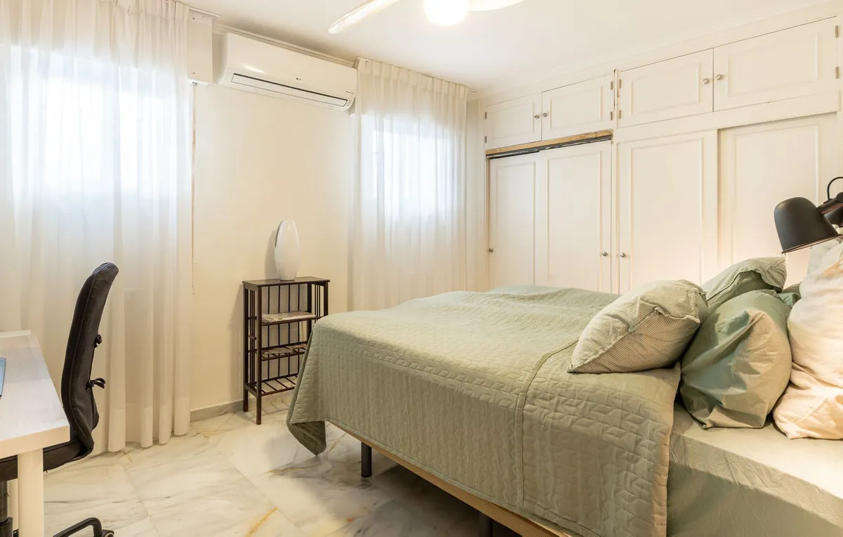 64a615e7-5c40-4a3c-b9b2-013f9c5ac3a0