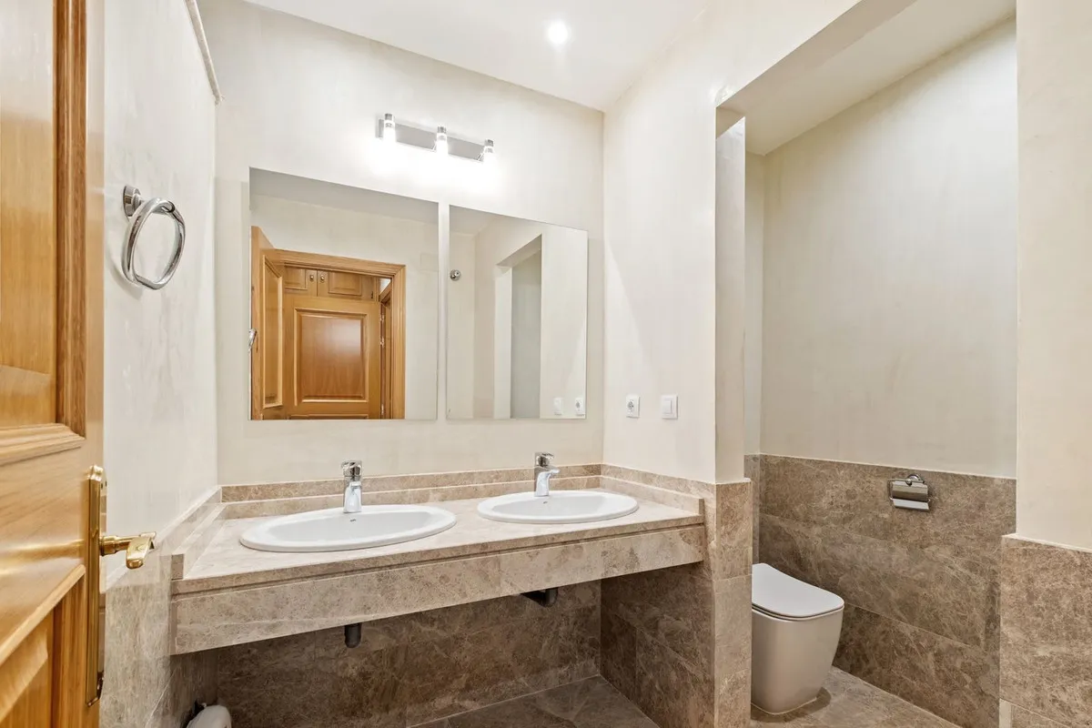 5a4ef70b-7edf-4404-84f2-4594bf50c683