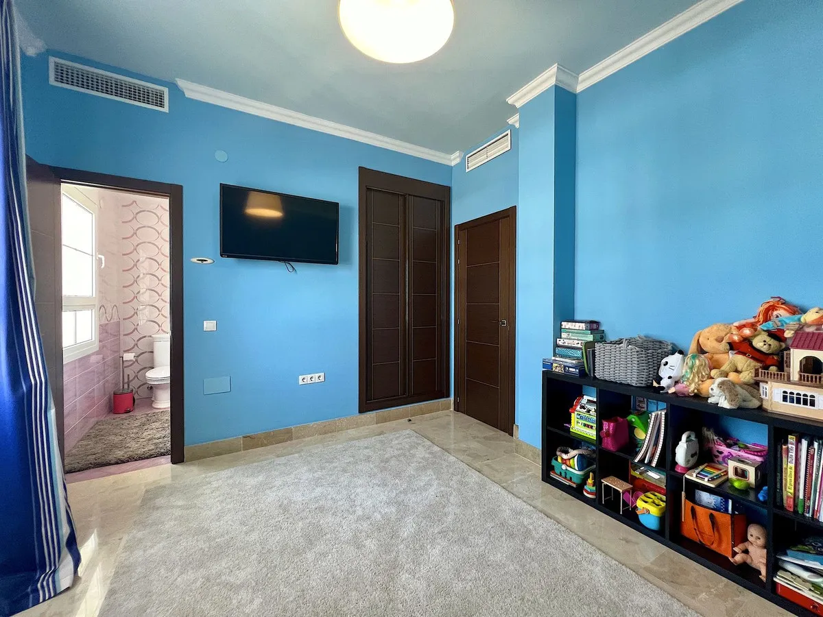 4ce290fc-b650-4cf6-8387-71dbfd182bc9