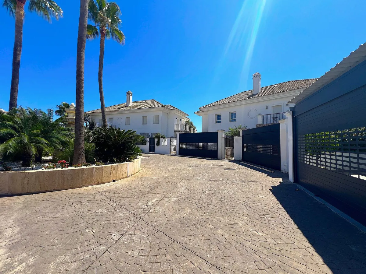 aadae10e-cd68-4fe8-97f9-09f50d908486