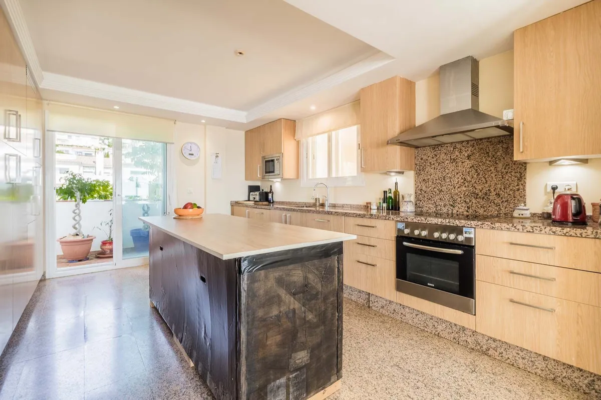 c2f5062e-d5b9-441e-baf0-7eb627c3d93a