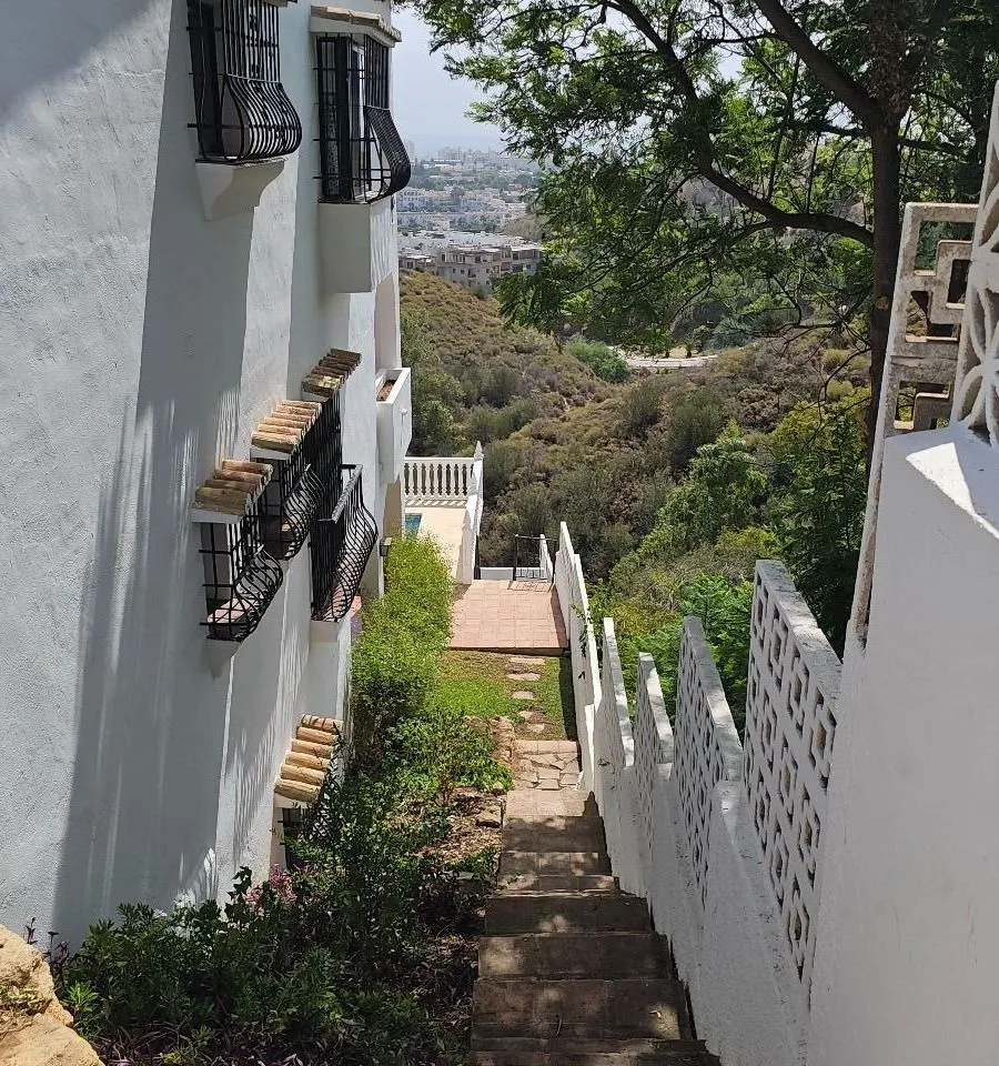 874305ea-8f23-4fec-99ef-9f463972405b