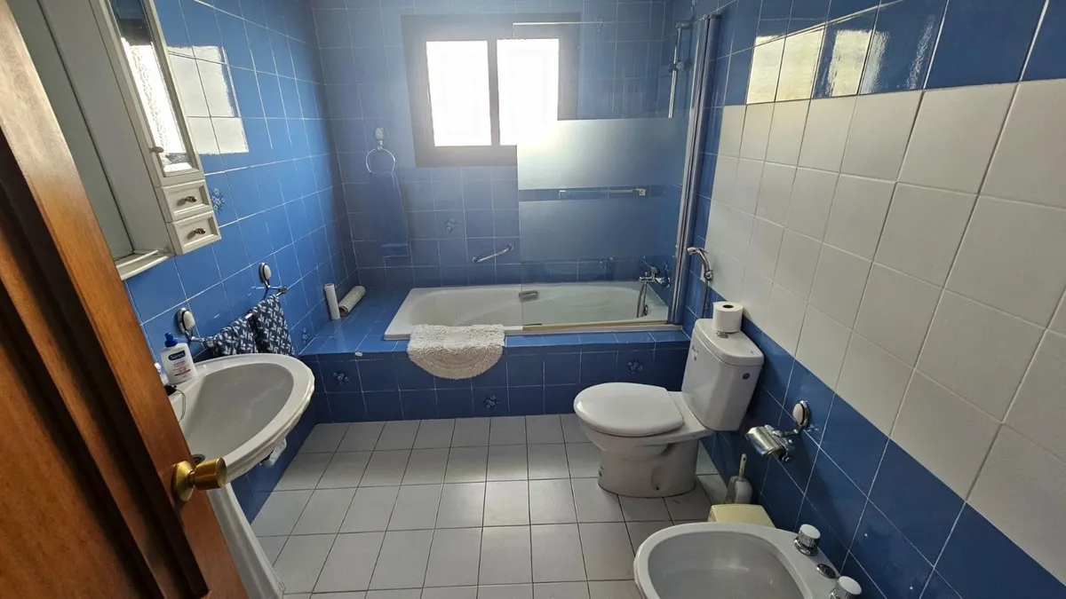 adc1d84e-26bd-4941-9354-188ff7a02f32