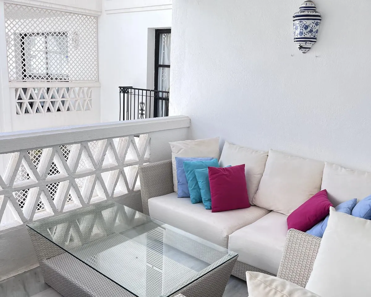 e2abf470-269b-422a-860b-94b73e1e79bb