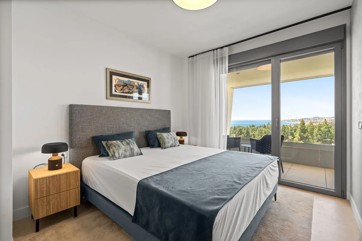 3949db24-f646-47f3-b5db-d00d1064873e