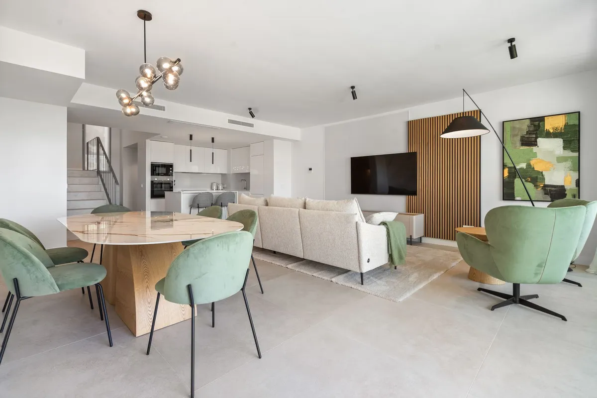 9d669957-3db5-4b43-b3f9-8d4bc1642257