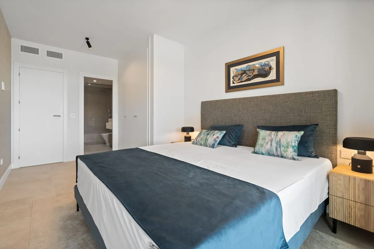 c3b34eba-a653-418d-9b97-3517321b0df5