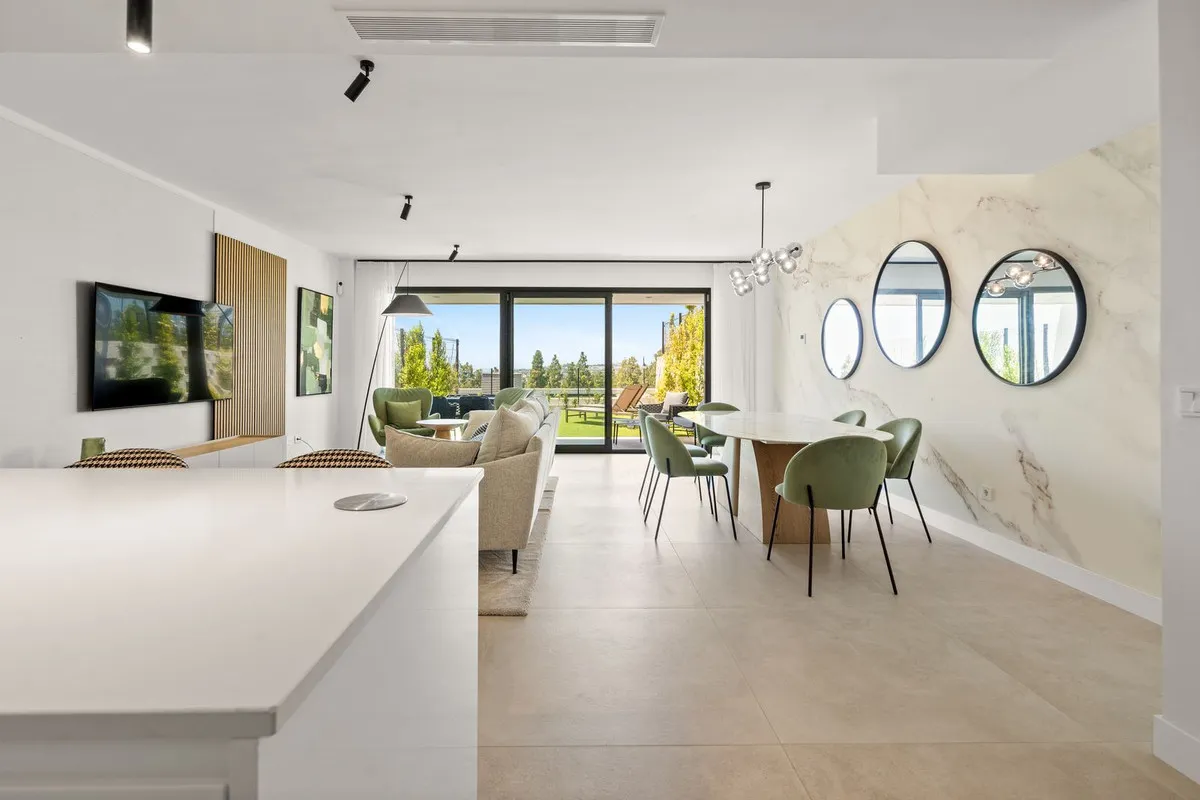 c825517d-5d25-4d12-8622-1542e811637e