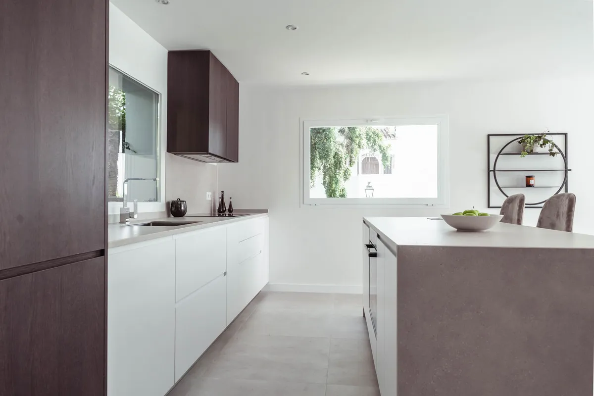 da05bdf8-ace0-4438-969f-c581fdc2b786