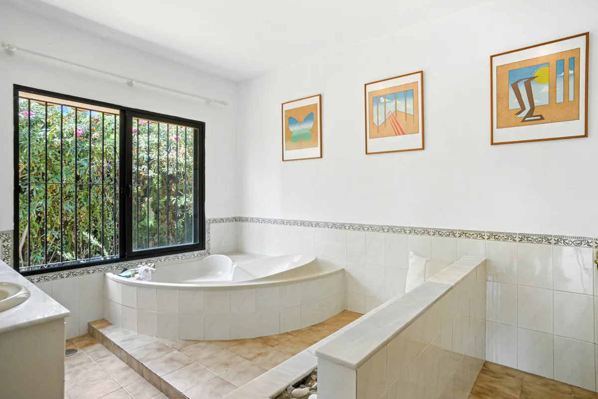 1eb27035-32bc-45cc-b9ba-176b3047aca7