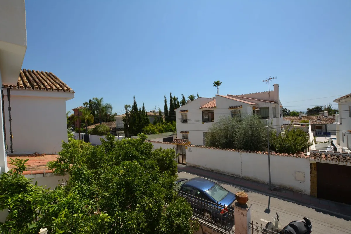 a95df2fc-98da-4c75-b3c9-9ba3ecdd4854