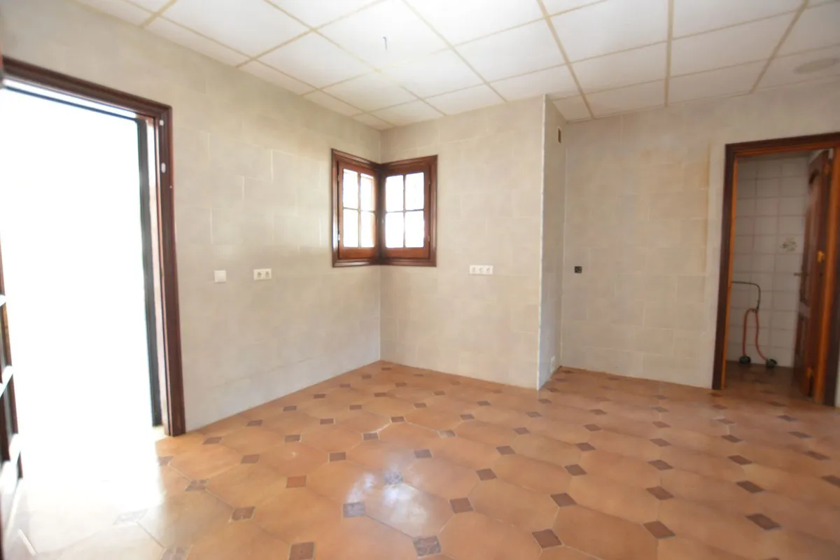 ba9275c9-1589-471b-9be8-1c62aa35a8b0