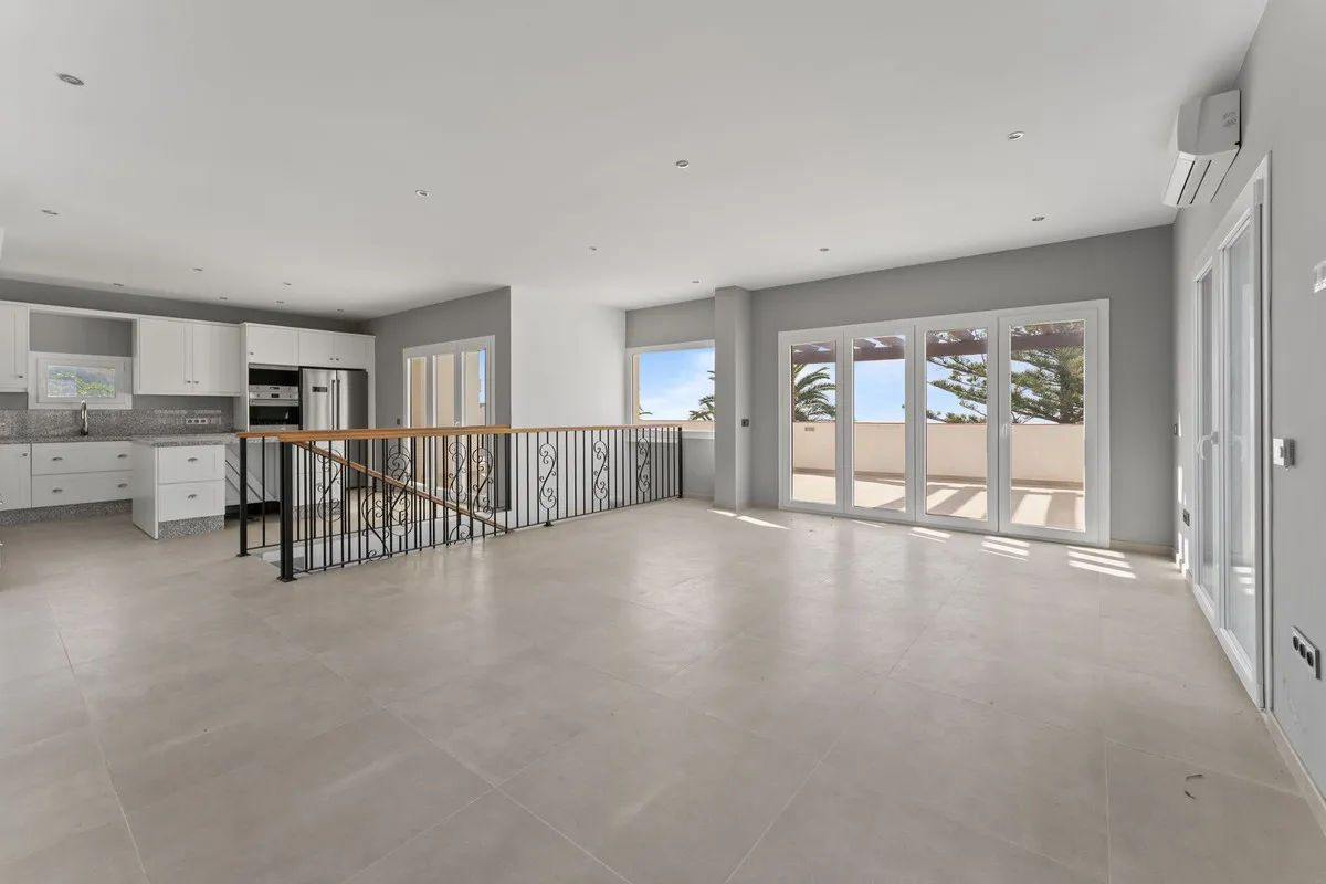 1286e005-32e3-45cb-af49-e499ceb6c237