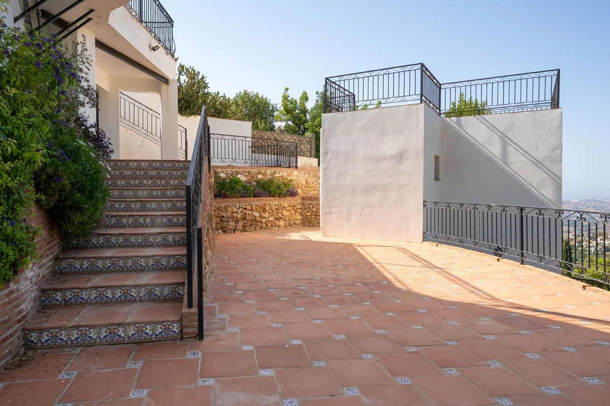 21d42616-b848-4120-a447-a124e4c82de2