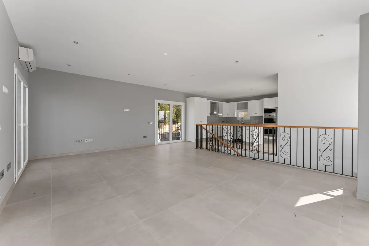 4fd49400-32fd-43ef-aff6-fb22f5c47b95