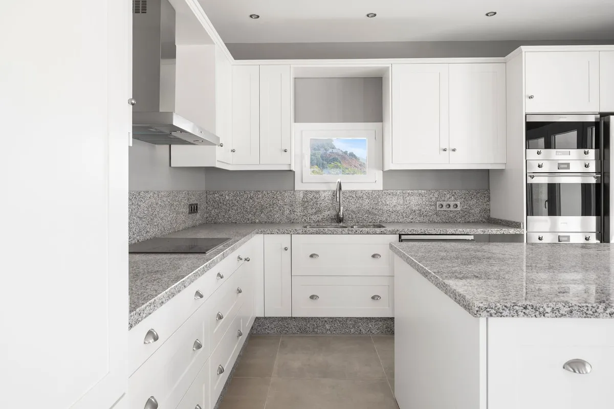 70e22a52-6cfb-4080-a5c7-a841f573b884