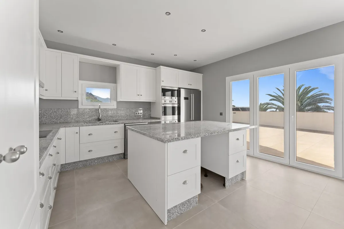 81627d89-8c8e-43e2-85ae-70375edde7e7