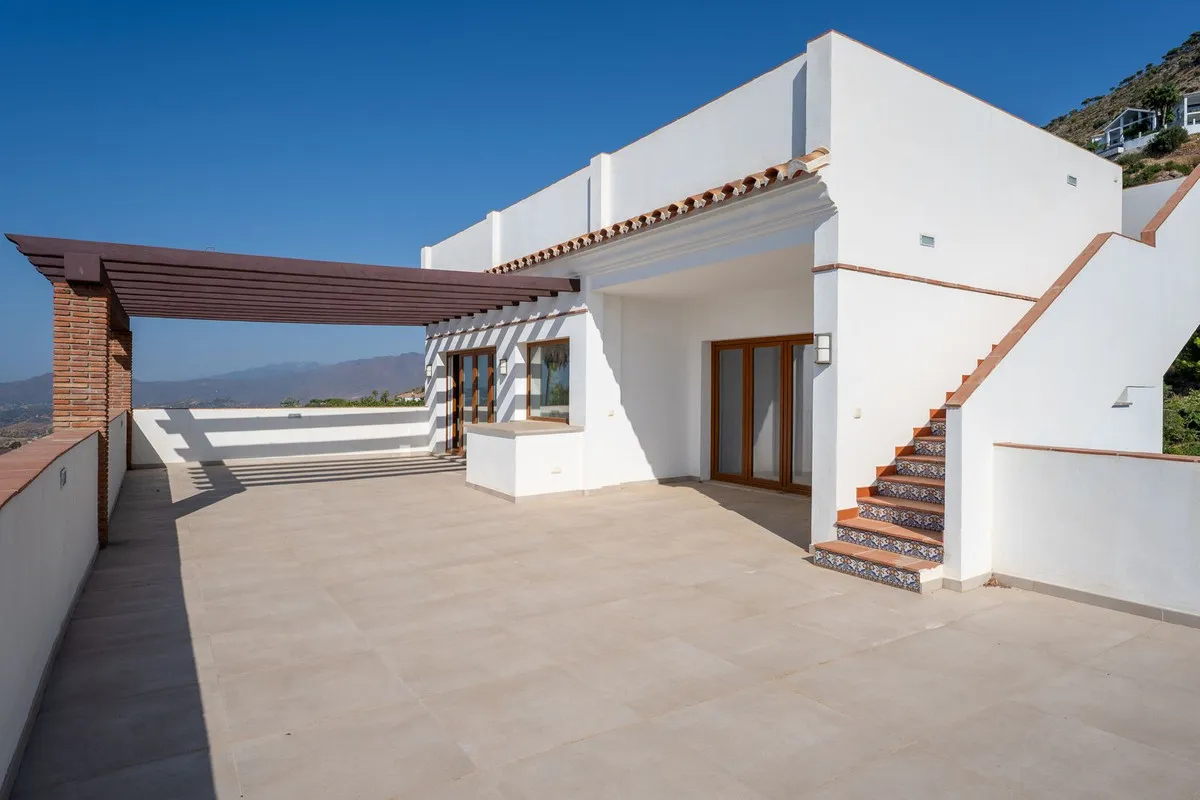 b341fc34-06b2-4cf8-a415-6c15cc66568b