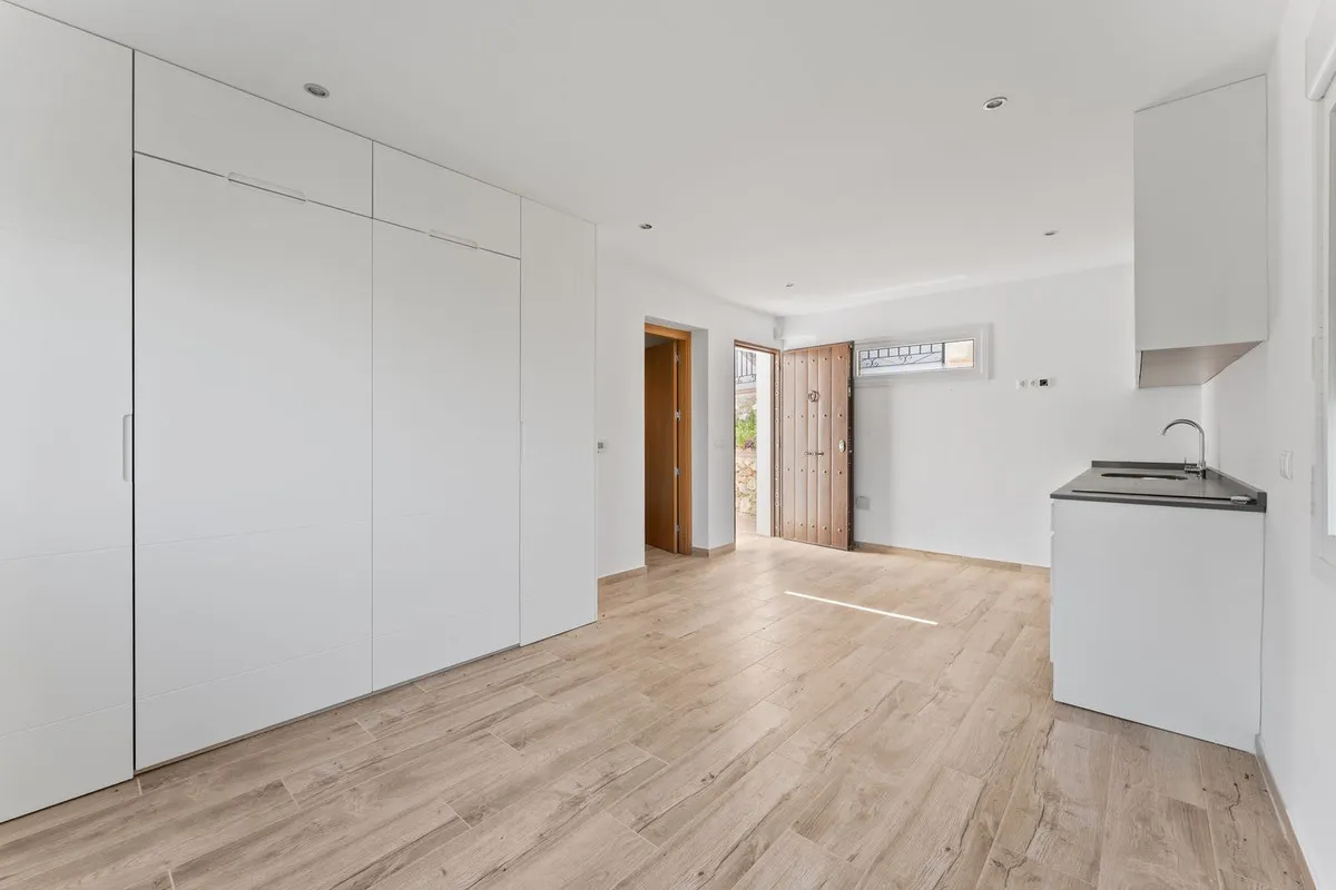 c7b2c5cd-eae7-4d86-861e-515fa07fdc24