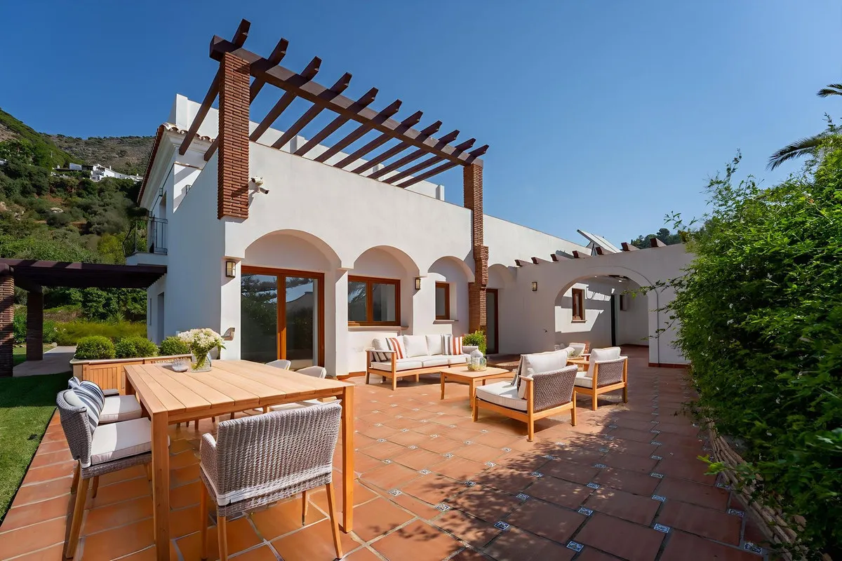 d481f5cb-ae24-464c-965a-c1585e488034