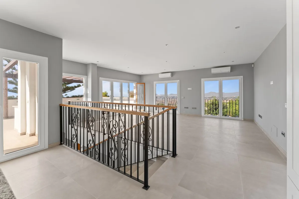 e807b4b2-3e96-49cf-a79d-a6612f651e46