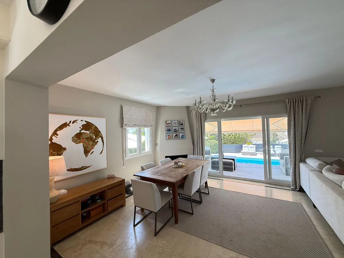 a9038019-584e-40e1-9e49-c9d71c4a3310