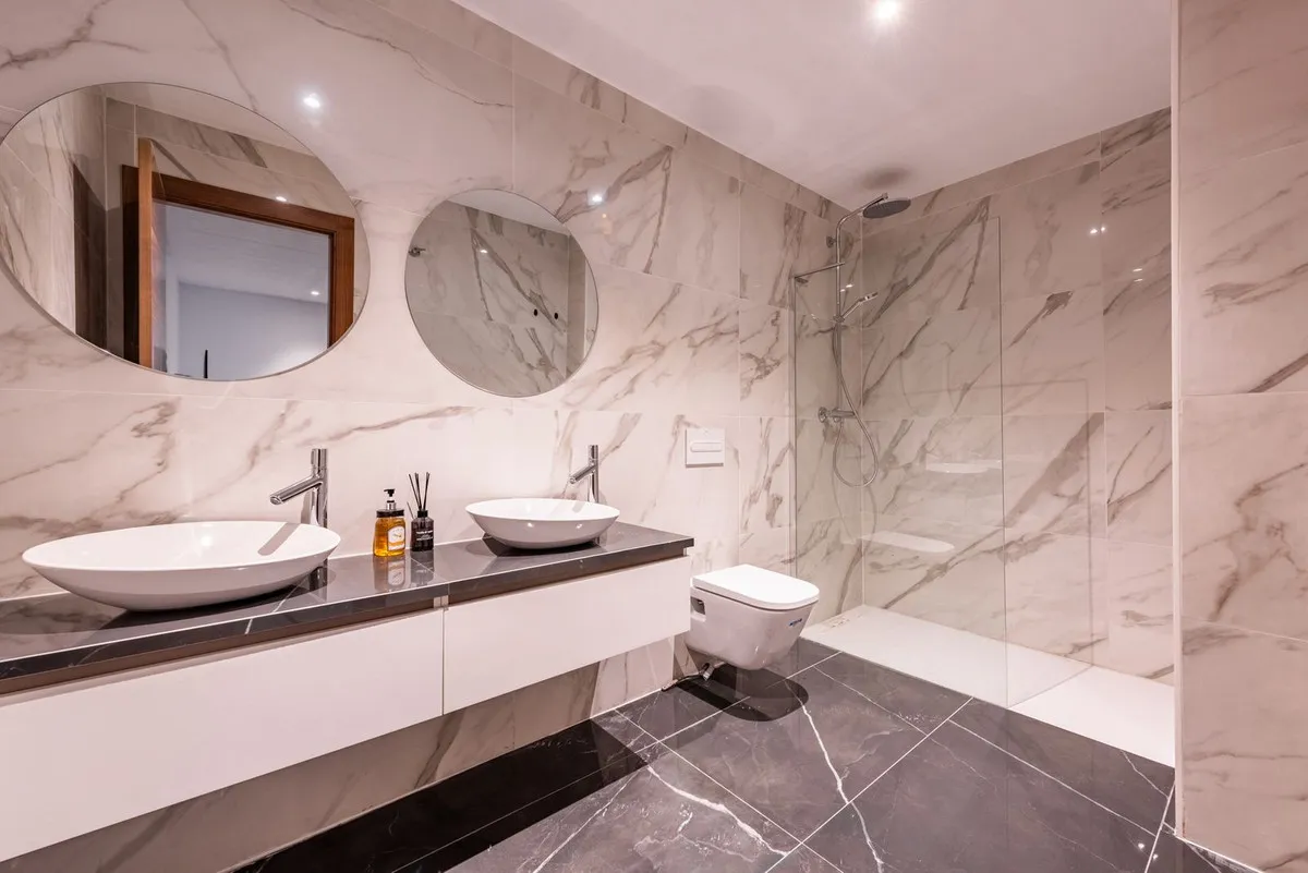 0adb4de1-fe25-495c-a63f-35a55f0530fb