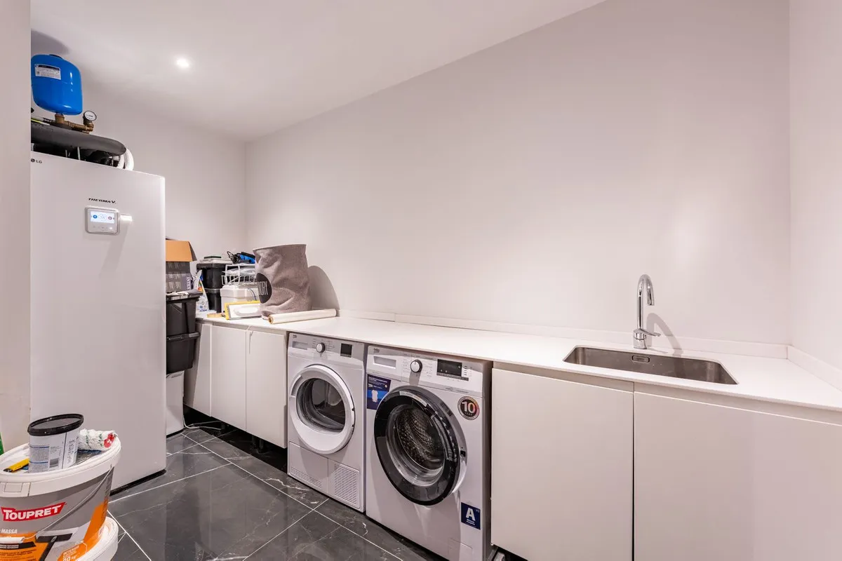 96ffd4f6-cc0f-465b-8a53-e39249c3ff52