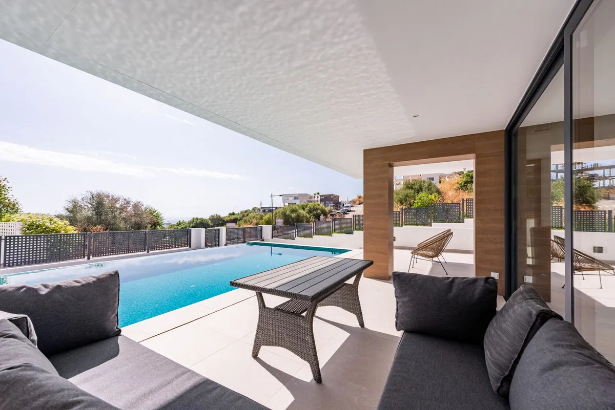 b43a46ee-faa3-45a7-ad9f-5101bb2e0485