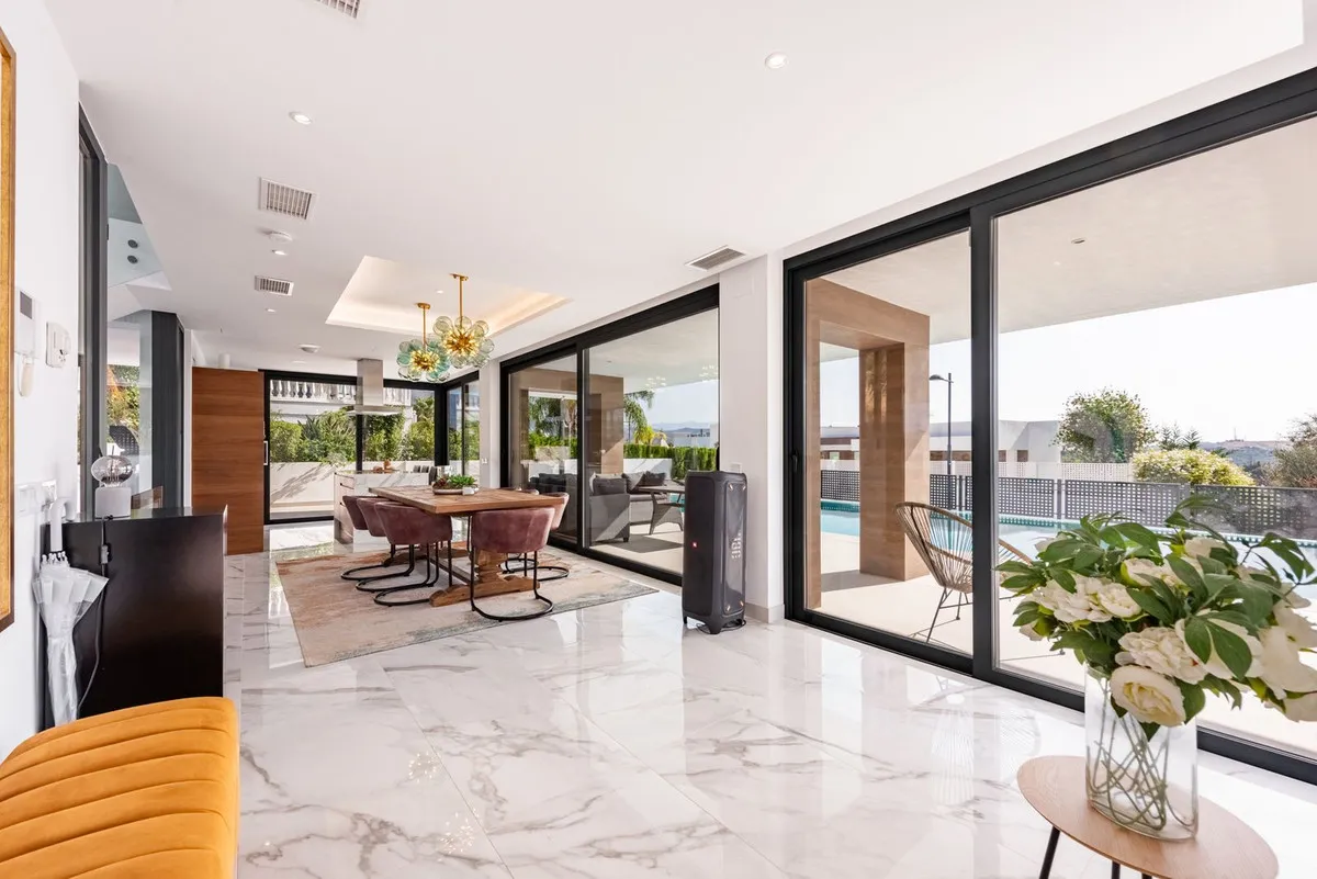 e7ad8be3-8121-44da-9140-a00052c44270