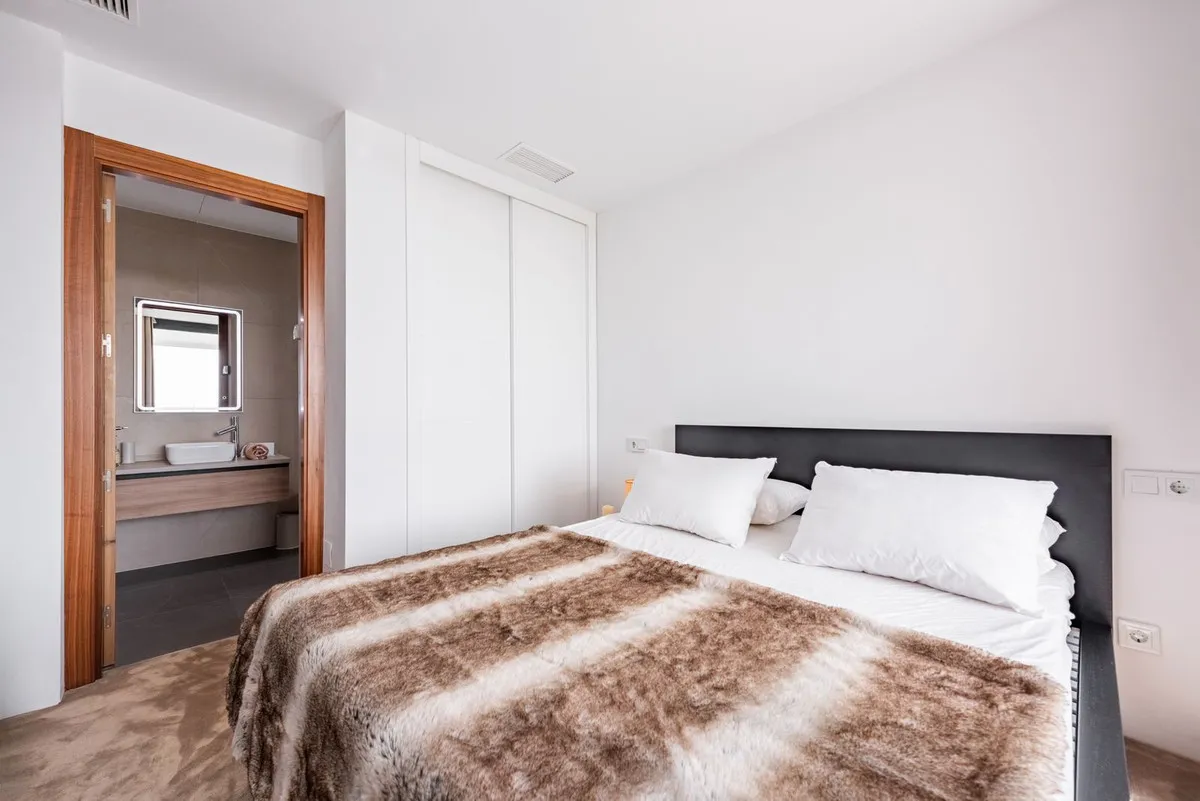 e909d425-deac-4874-89fa-c5325c9b75c8