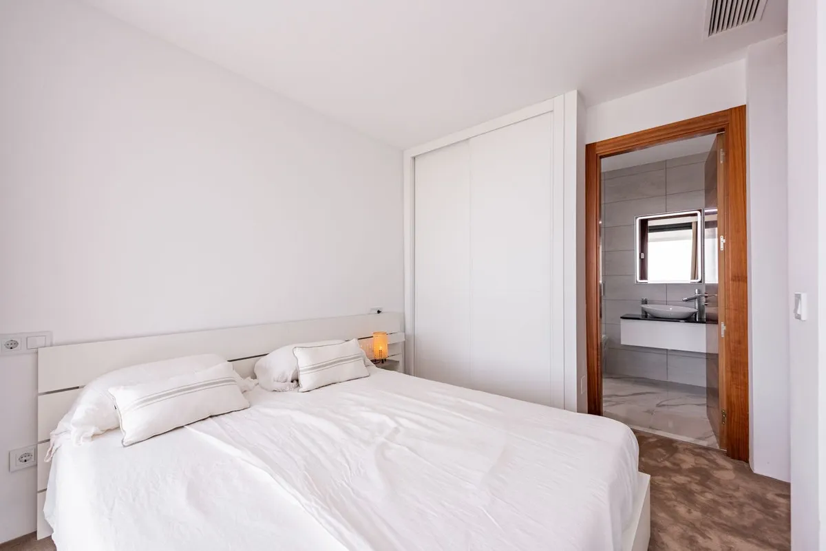 fdbb6195-8f01-476b-bef9-a2e837ca945b