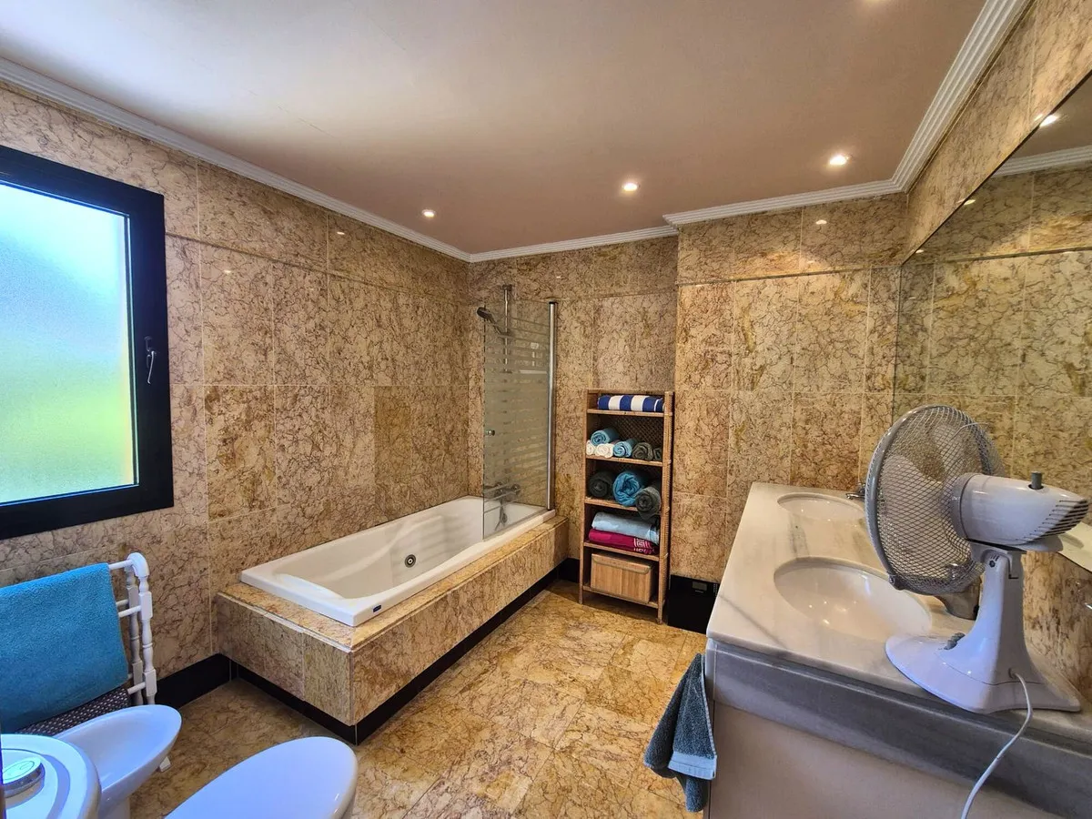 64ca717e-76a7-4b90-8d46-ee12324a7e1f