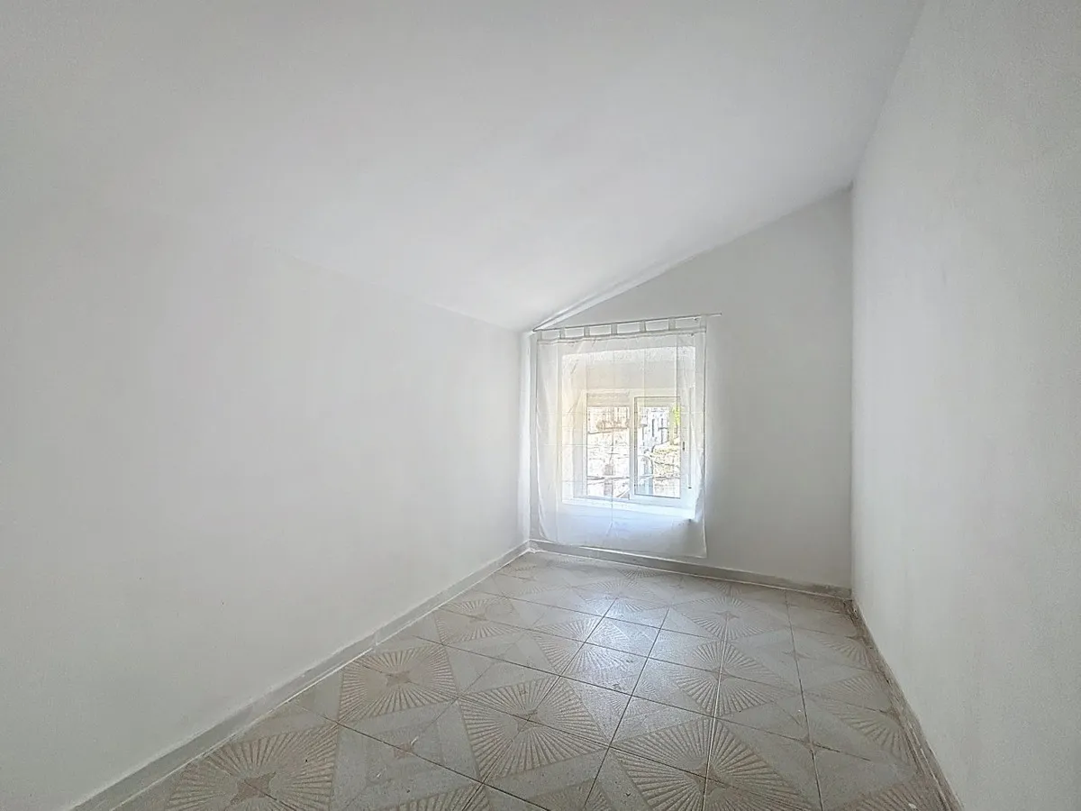 b98f8974-0afc-476e-86be-a7670d06a846