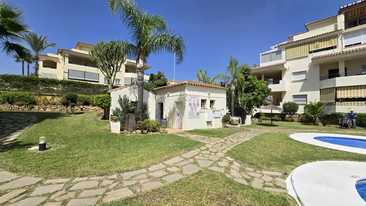 6b0fff2b-e398-42dd-a963-97b9ef40645d