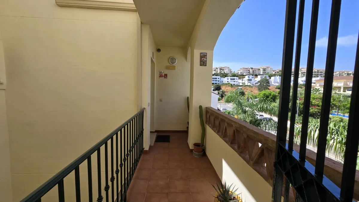 6cb9995b-b2cf-4207-a3fe-fa514973c279