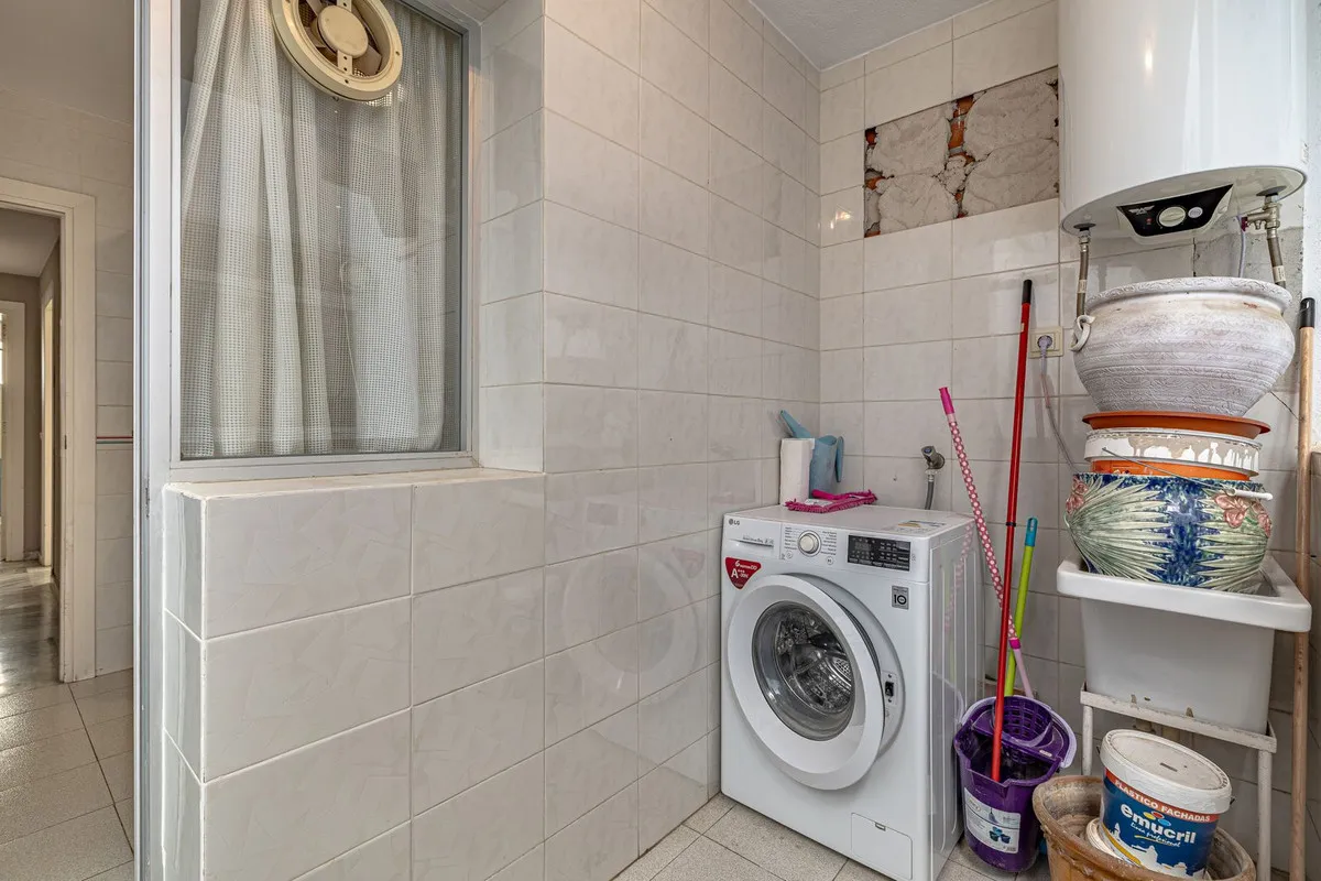 ef538752-7d75-431c-a3a9-7c477c14bcab