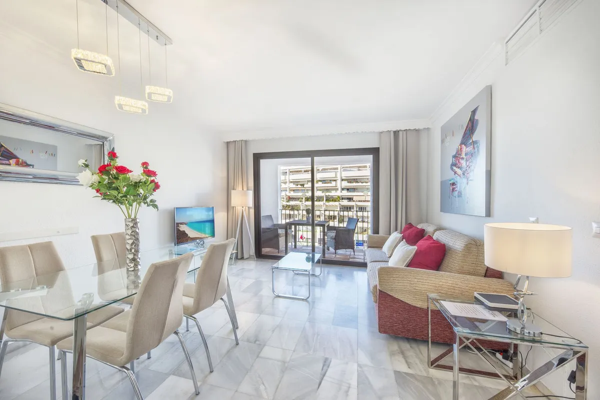 894bb6f3-2adf-4b0a-8363-521e02fd3732