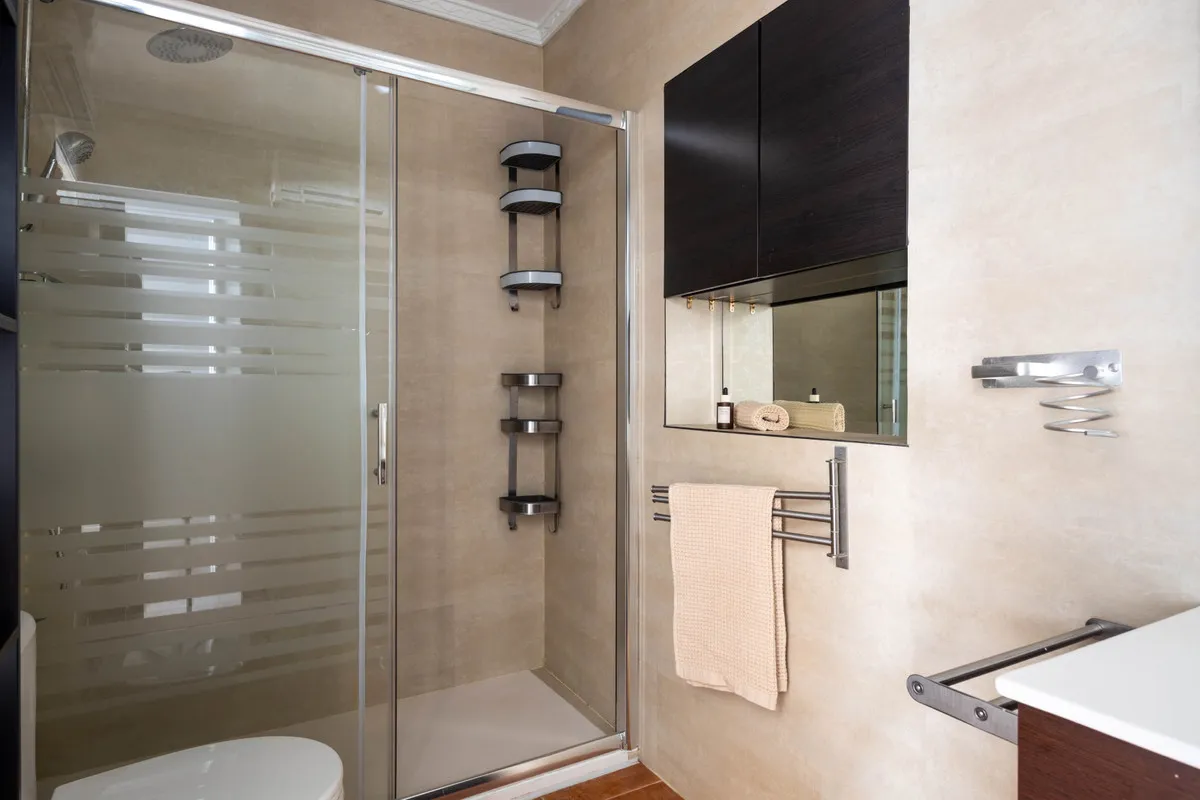 5f03a1ec-27d4-49de-9722-fa5decf7b1dd