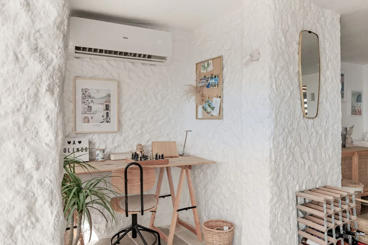 bdf1c219-c74b-4e93-a1c2-bdf364a08816