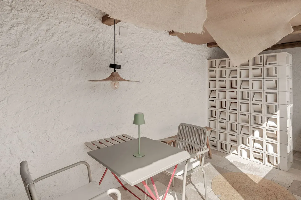 fb95f749-11c9-4c99-8d2c-bd01a2f24066