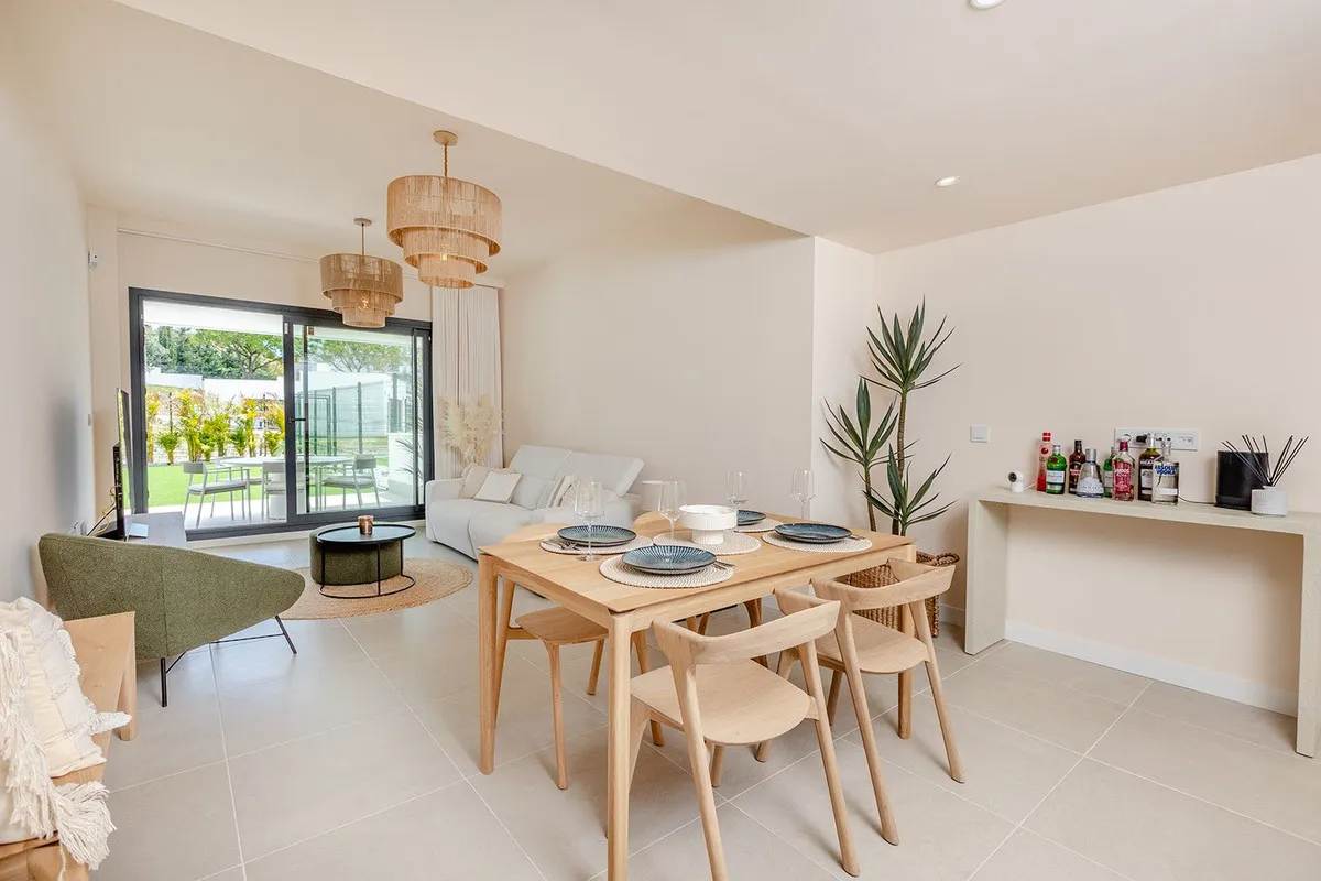 023e767a-dcfd-4270-b97c-42833737063a