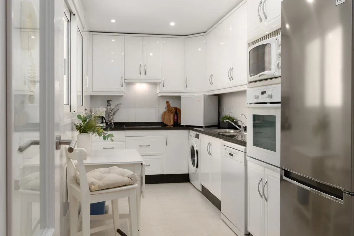 e0a86fce-f589-4c7b-8069-831bf32d9b62