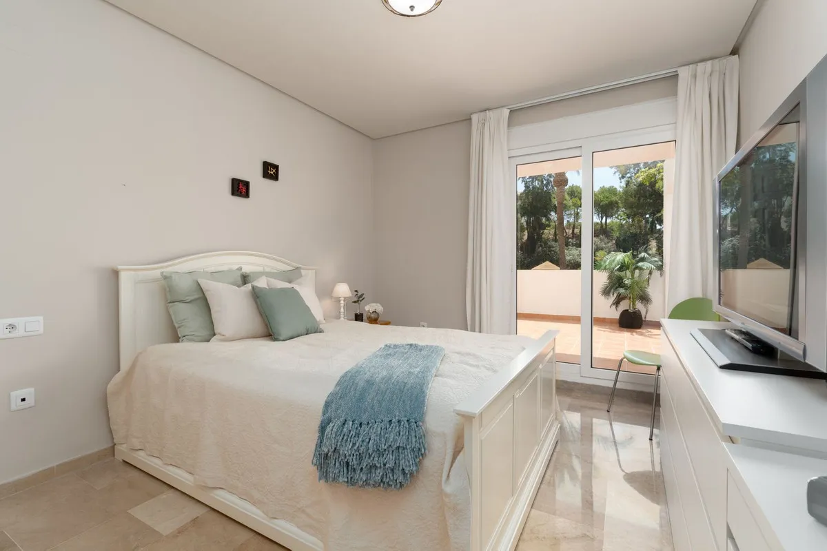 e0d4c6b3-6f1b-4c44-ad67-25601b90aeaf