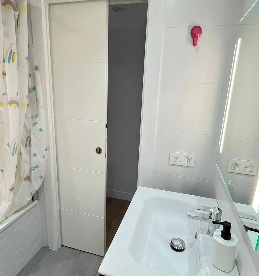 a80daa44-d1e1-4f05-b9f2-efd2c374345f