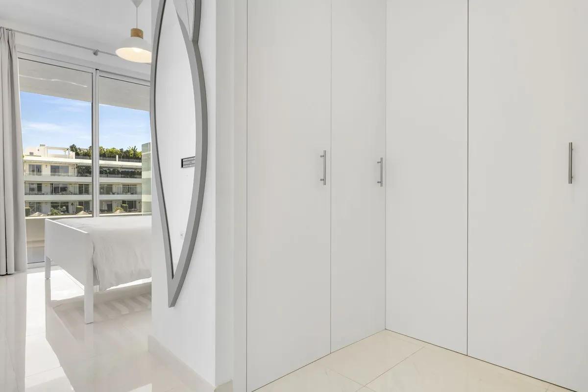 01f821b7-b075-4b05-b098-ea1f659b551a